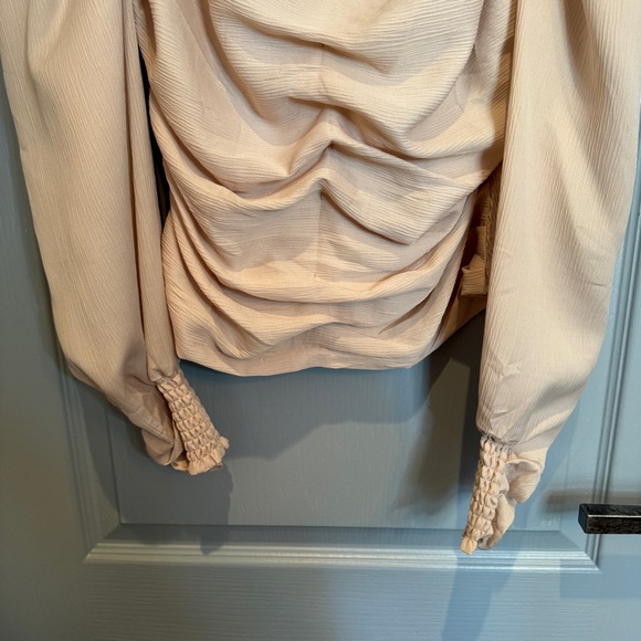 ASTR The Label Puff Sleeve Square Neck Top Sz M Blush Smocked Coquette Romantic - Picture 6 of 16